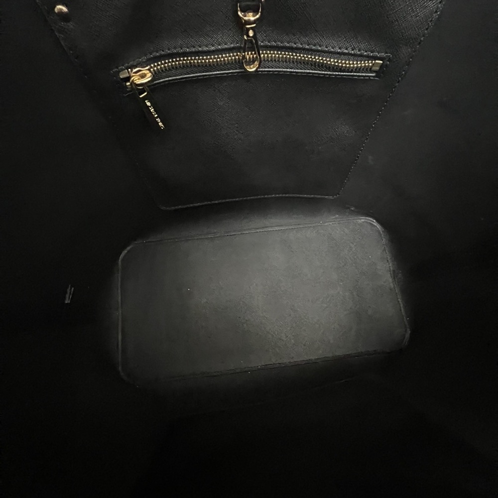 Michael Kors tote - Picture 7 of 15